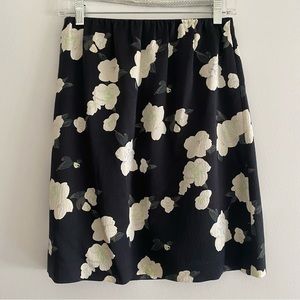 Club Monaco 100% silk floral skirt in good condition.
